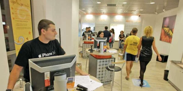 Studenţii vor cunoaşte practicile din companie