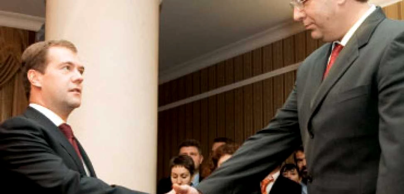 Medvedev pariază  pe Lupu