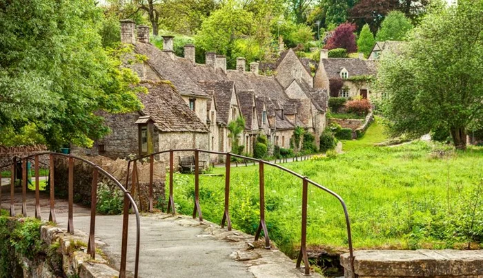 Satul Bibury a fost construit în anul 1380. Foto: Facebook/Bibury, Gloucestershire