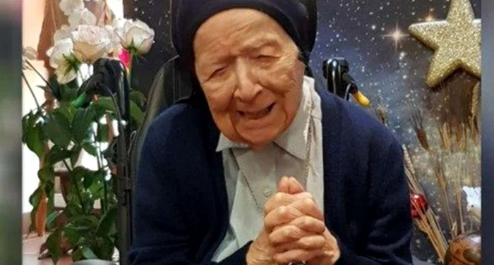 
    O călugăriţă franceză de 117 ani, s-a vindecat de COVID-19  Sursă foto: Captură video   