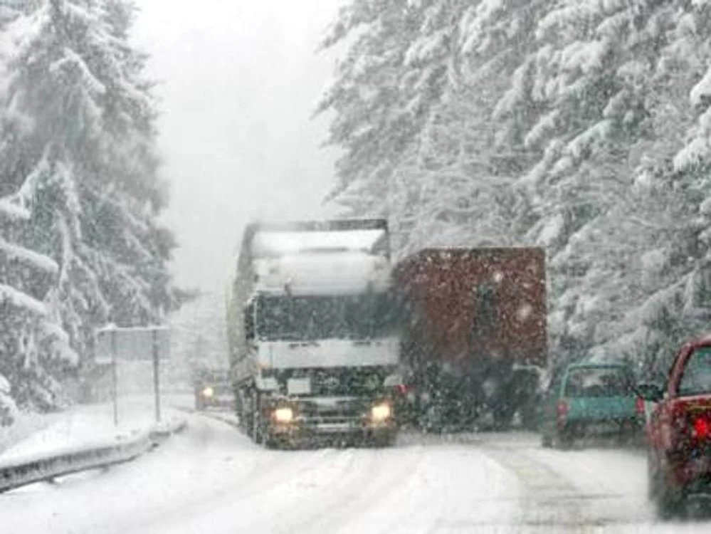 Şoferii de camioane se confruntă cu mari probleme în trafic