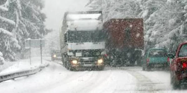 Şoferii de camioane se confruntă cu mari probleme în trafic