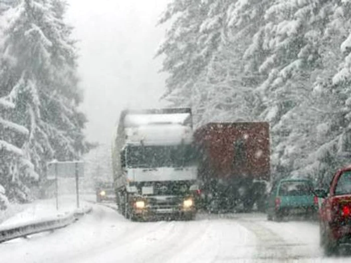 Şoferii de camioane se confruntă cu mari probleme în trafic