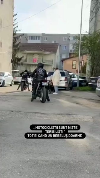 Imagini virale cu doi motociliști și un bebeluș. Gestul lor i-a impresionat pe internauți VIDEO