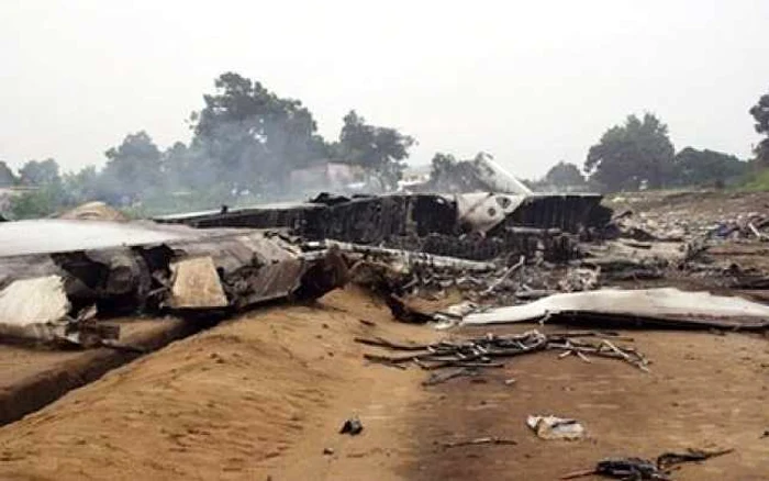Peste 30 de persoane au murit, în urma prăbuşirii avionului FOTO bbc.co.uk