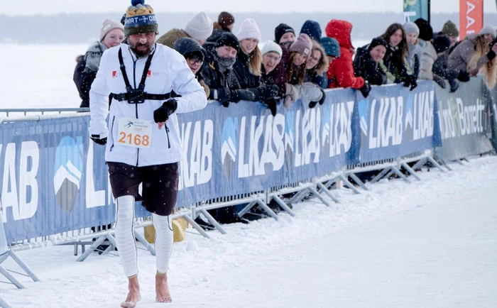 Pawel Durakiewicz a alergat pe un lac înghețat (Foto: Guinnes World Records)