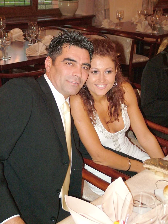 
    Marcel Toader şi Anamaria  Ferentz s-au căsătorit în  2005, iar după doar trei luni  s-au despărţit. De atunci,  se ceartă fără încetare şi  îşi aruncă acuzaţii grave  