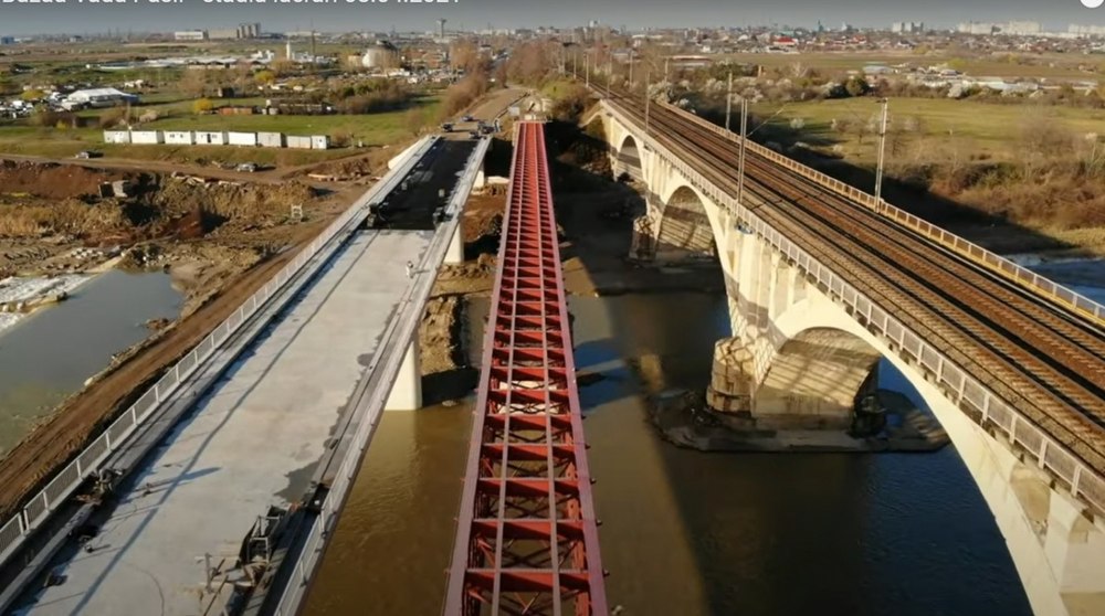 O salbă de poduri răsare între municipiul Buzău și localitățile vecine. Deocamdată sunt două, urmează al treilea