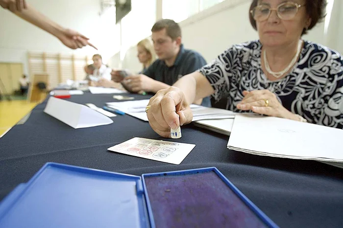 În 2 noiembrie, mergem  să votăm pentru  un nou preşedinte