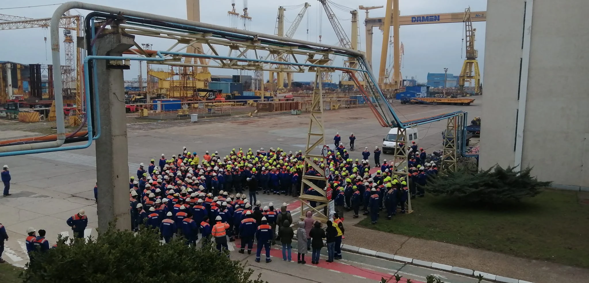 Protest spontan la Șantierul Naval Mangalia. Angajații, revoltați după ce nu și-au primit salariile două luni