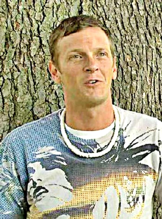 Nick Hess, 35 de ani