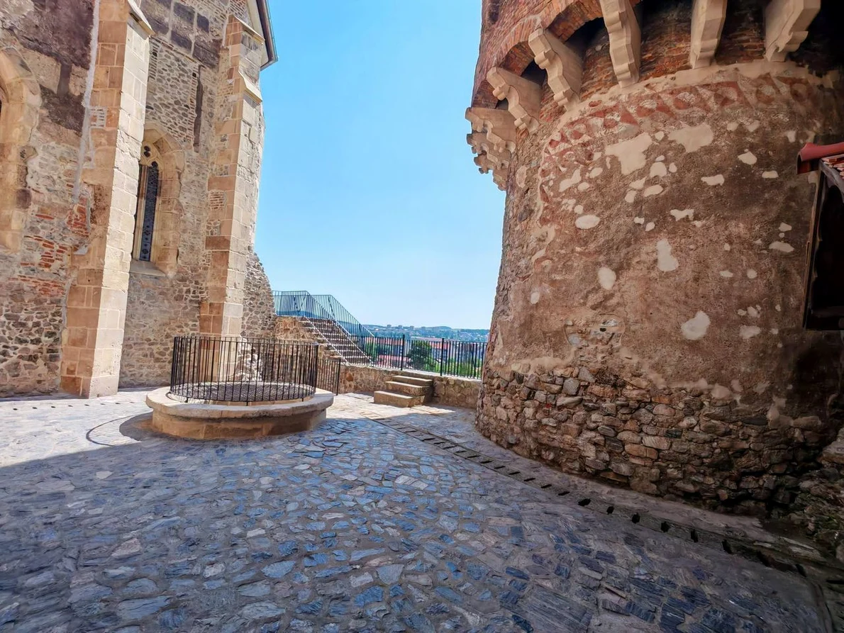 Fresca de pe Turnul Toboșarilor a fost restaurată (© Muzeul Castelul Corvinilor)