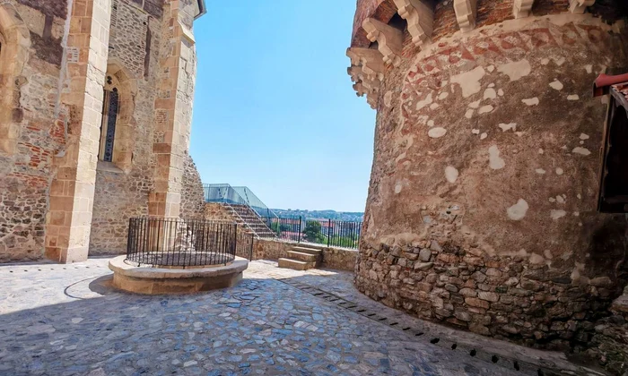 Fresca de pe Turnul Toboșarilor a fost restaurată (© Muzeul Castelul Corvinilor)