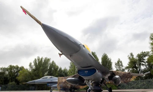 f 16 ucraina/ FOTO:X