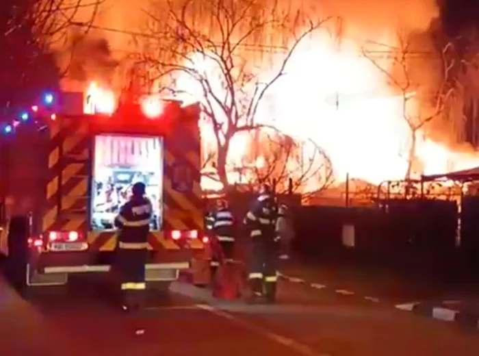 Incendiu violent în Prahova. Sursă foto: Phonline.ro