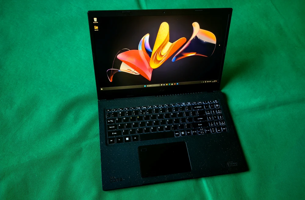Acer TravelMate Vero TMV15-51. FOTO Adrian Pogîngeanu