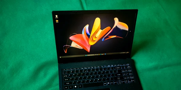 Acer TravelMate Vero TMV15 51 FOTO Adrian Pogîngeanu jpg