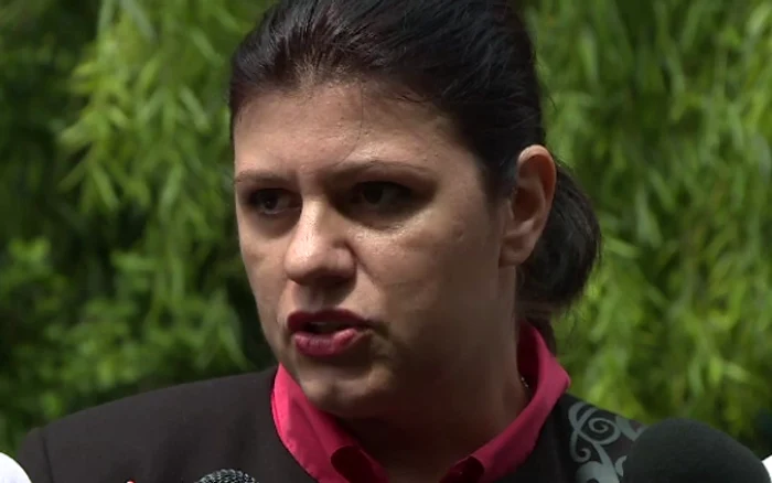 
    Flori Dinu, directoarea generală la Hexi Pharma, a fost adusă vineri la Parchetul General pentru a fi audiată în dosarul dezinfectanţilor diluaţi din spitale  