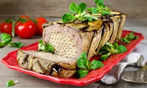 Terina cu paste si vinete  Sursa foto shutterstock 674736076 jpg