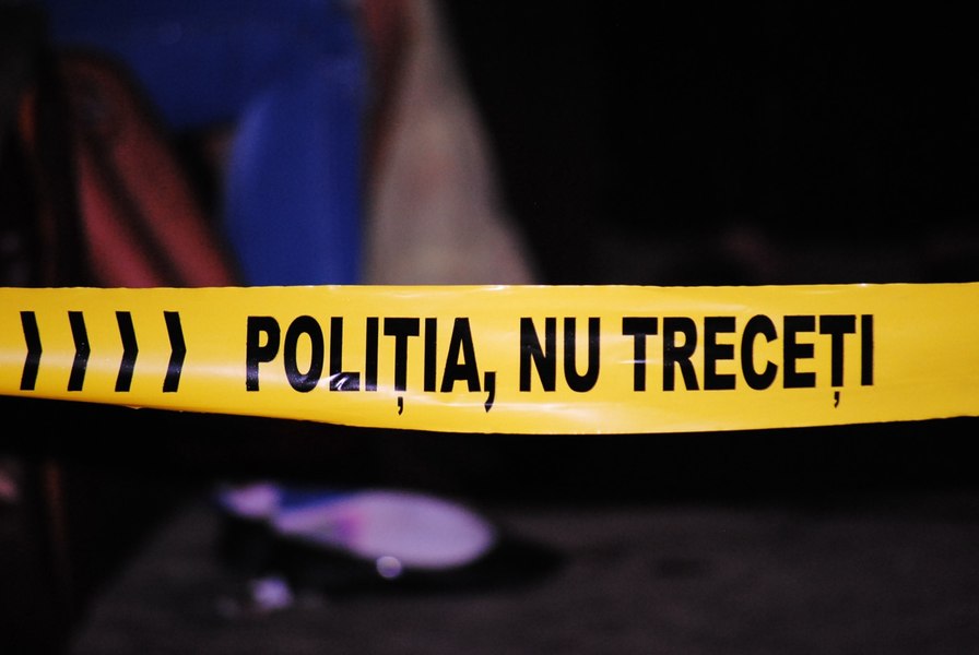 O femeie de 56 de ani, din Maramureș, a fost găsită moartă. Principalul suspect este bărbatul care a sunat la 112