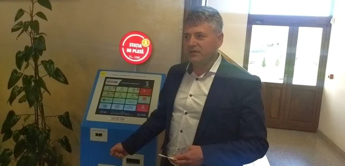 Unul dintre automatele de plată a fost amplasat în sediul Primăriei Ciugud