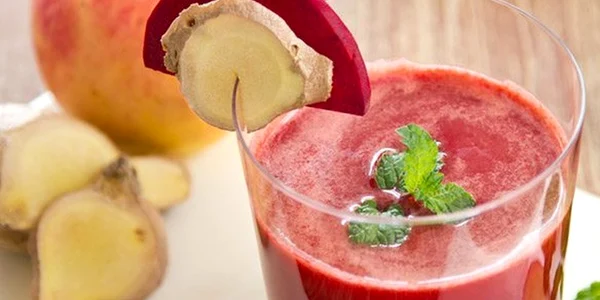 suc de sfecla cu mere si ghimbir jpeg