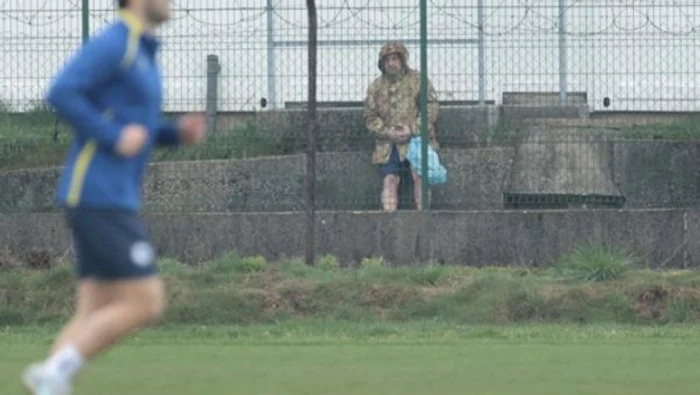 Soldatul italian, surprins în tribune  FOTO Captură video