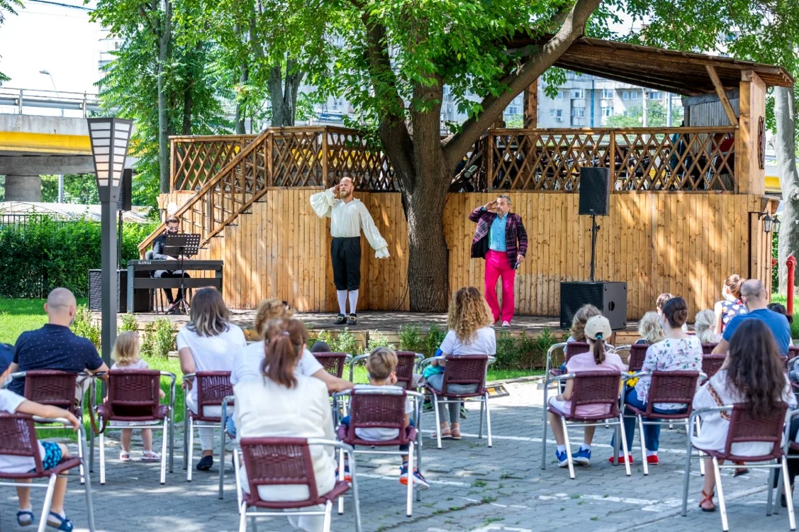
    Spectacolele de teatru au loc în grădiniFoto: Primăria Capitalei  