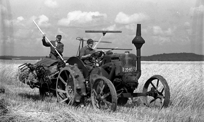 Tractor german fabricat în perioada interbelică (© Bundesarchiv, Bild183-R0210-336 / CC-BY-SA 3.0)
