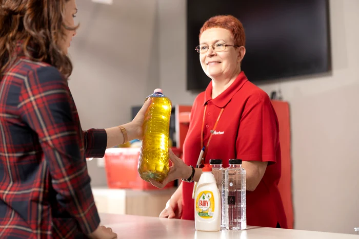 Auchan colectare si reciclare ulei (1) jpg