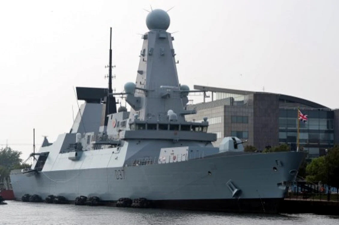 HMS Duncan FOTO AFP