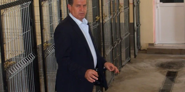 Primarul Mircia Gutău arestat pentru luare de mită