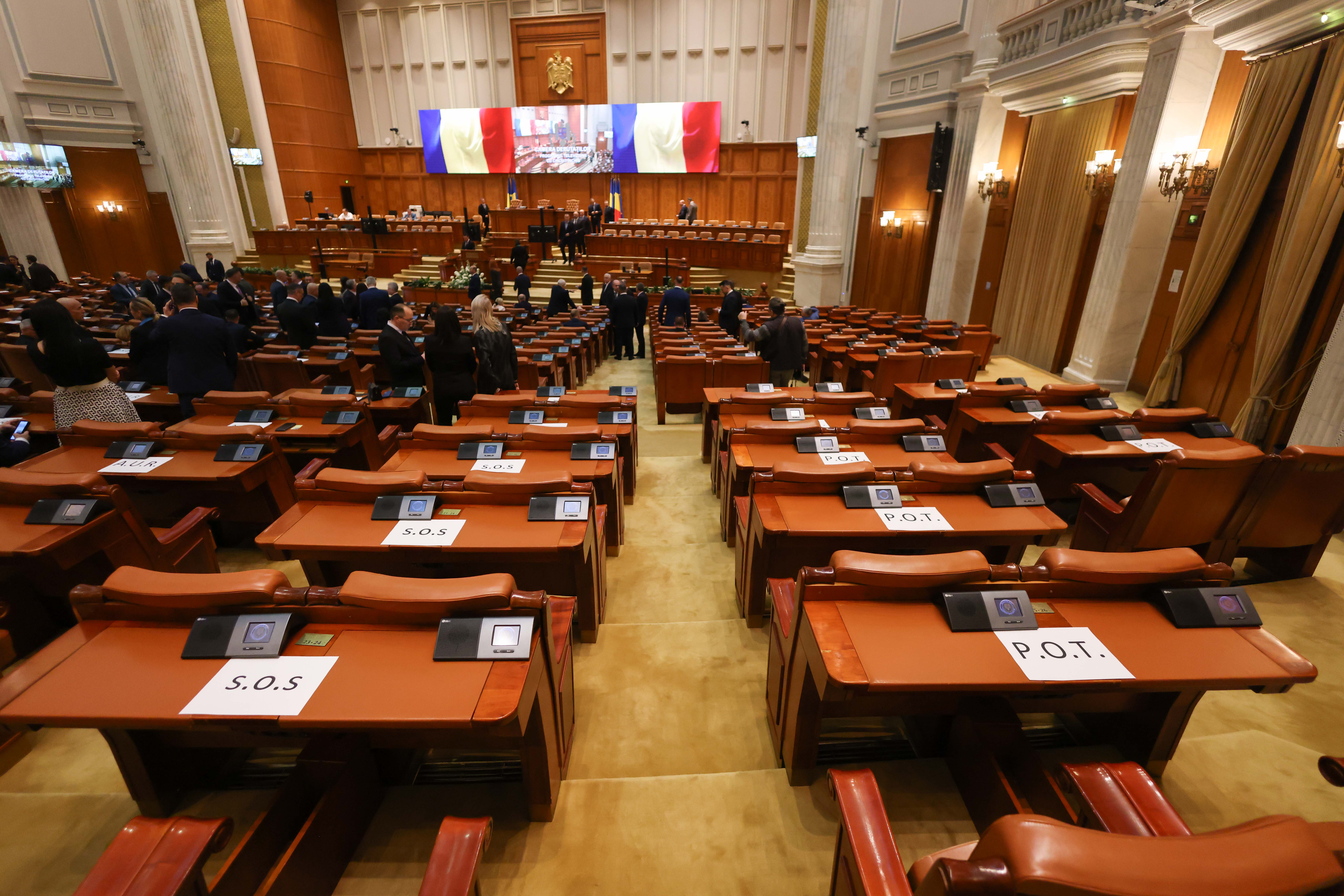 Prima ședință a Camerei Deputaților în noua componență după alegerile parlamentare, la Palatul Parlamentului din București. FOTO Inquam Photos / George Călin
