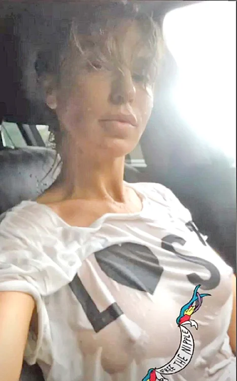 La 39 de ani, artista spune că a avut un singur bărbat