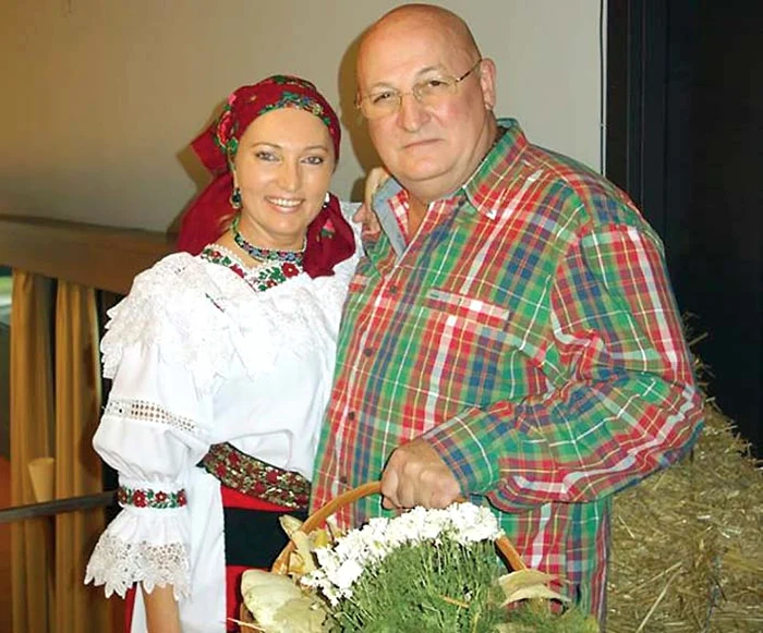 
    Florina Mărcuţă şi Bebe Cotimanis au sărbătorit  “Ziua Recoltei”  