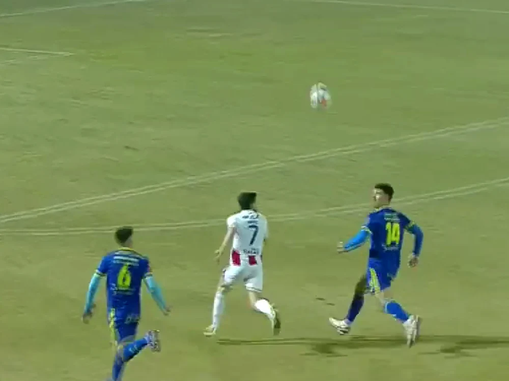 FOTO: Captură video Youtube/Fotbal România