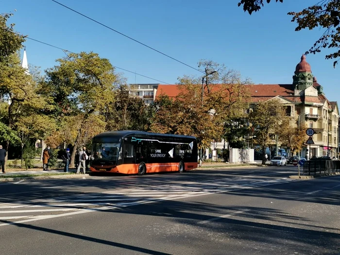 Turcii de la Karsan au prezentat la Timişoara unul din modelele lor de autobuz electric FOTO Ş.Both