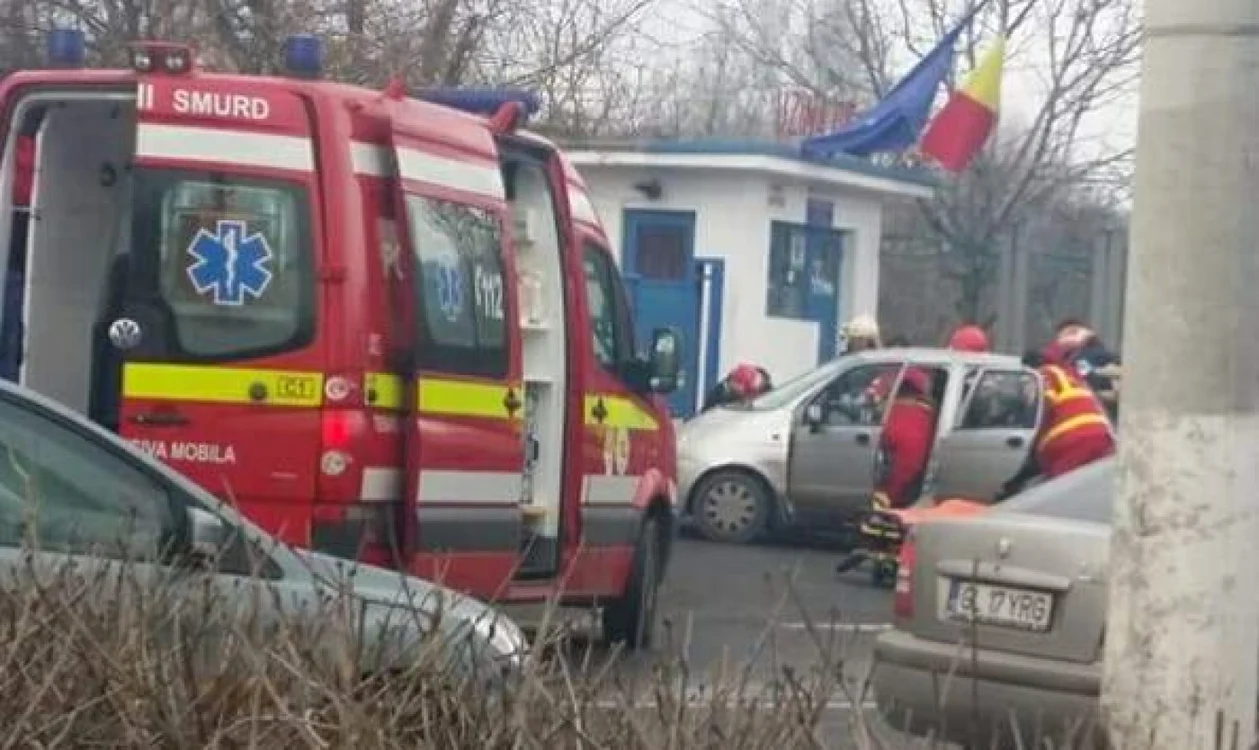 Femeia care era pasager în autoturismul care a provocat accidentul şi-a pierdut viaţa Foto: GSDG