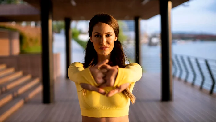 Exercițiul chinezesc antic, de doar 5 minute, care te întinerește