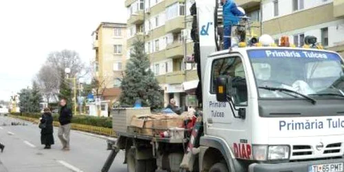 Centrul oraşului „se aprinde“ pe 1 decembrie