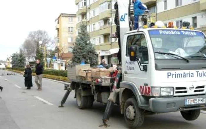 Centrul oraşului „se aprinde“ pe 1 decembrie