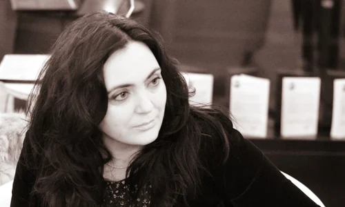 „Era nevoie de o astfel de hartă a orașelor literare” – interviu cu scriitoarea Andreea RĂSUCEANU jpeg