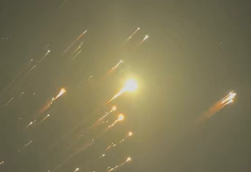 SpaceX a lui Elon Musk se confruntă cu un nou eșec: nava spațială a explodat în spațiu. Imagini cu resturi în flăcări, surprinse în Florida