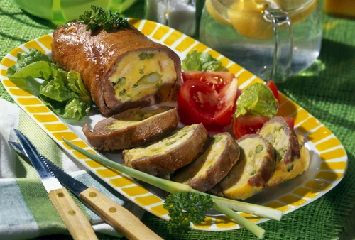 rulada de porc cu mazare jpeg