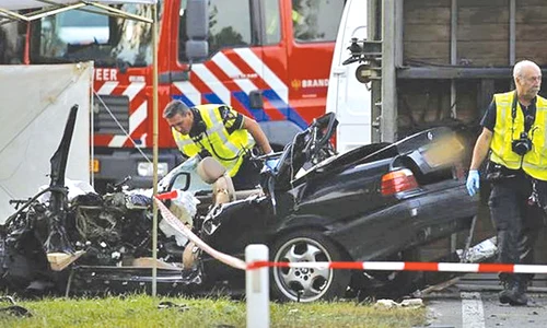 Maşina lui Joop Visscher s a izbit frontal de un TIR jpeg