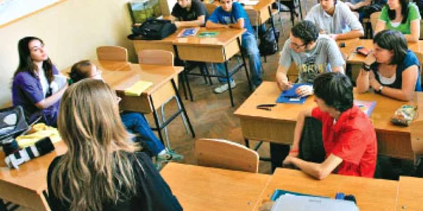 12.000 de dascăli, „exmatriculaţi“