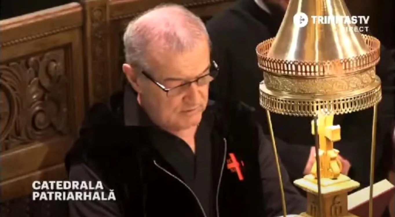 Gigi Becali nu mai are voie să cânte la strană în Catedrala Patriarhală din București FOTO: Arhivă