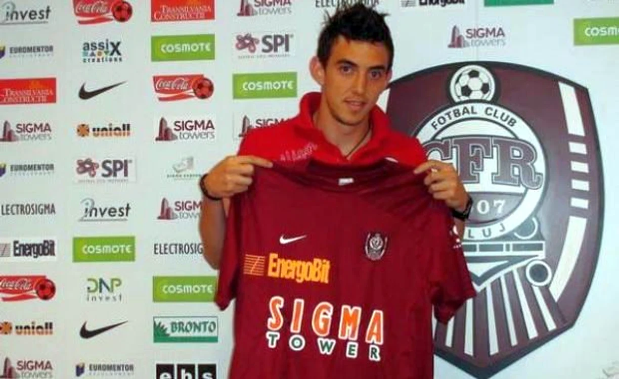 
    Ioan Hora s-a transferat la CFR Cluj în anul 2010.  