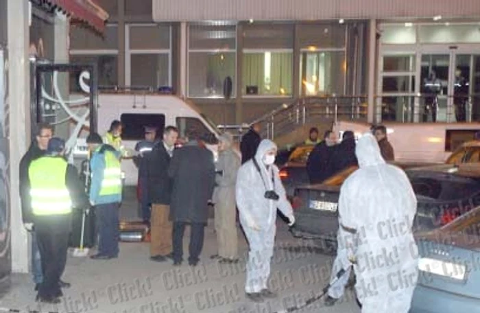 
    Criminaliştii au încercuit  zona unde a avut loc  masacrul de luni seară  