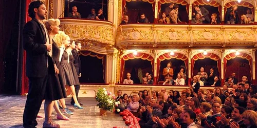 un pic prea intim teatrul nottara bucuresti